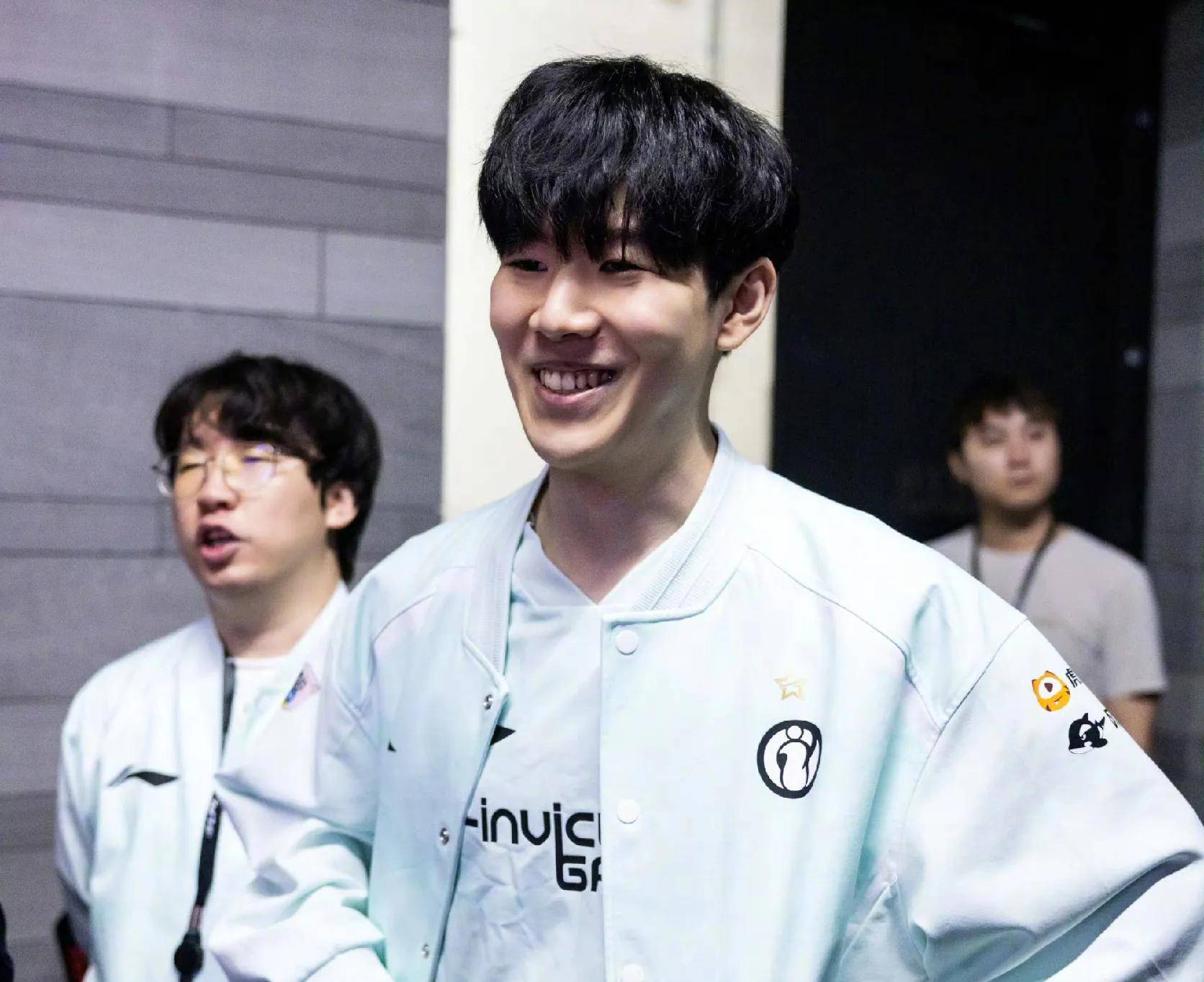 增色添彩 增色添彩