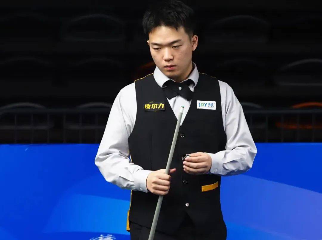 他在左路接 他在左路接