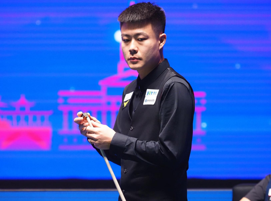 中国女足热身赛表现不佳，教练组面临调整压力.