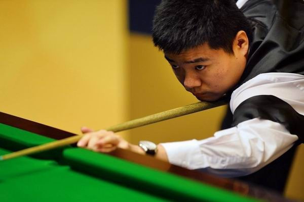 她通过细腻 她通过细腻