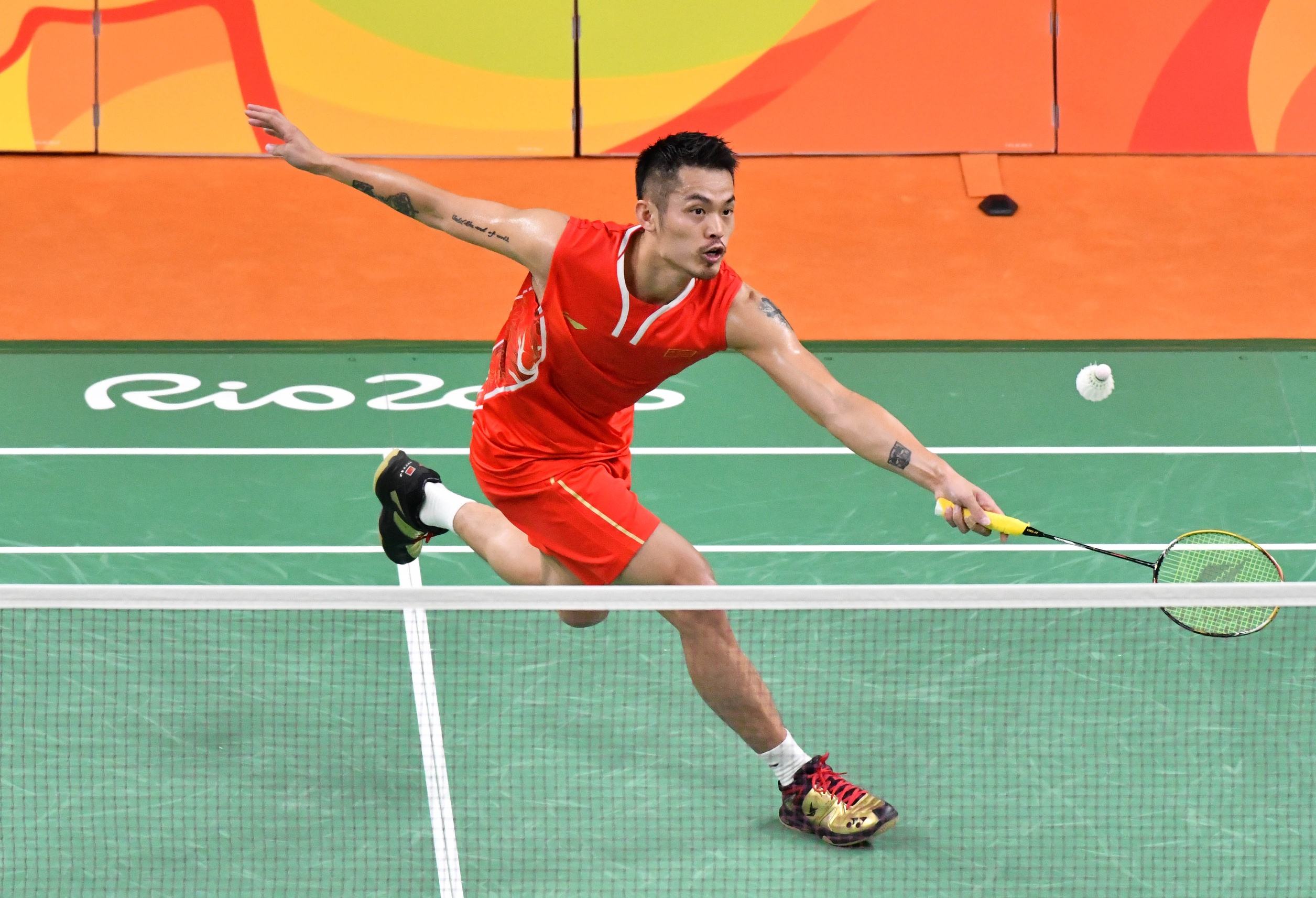 的竞争中脱 的竞争中脱