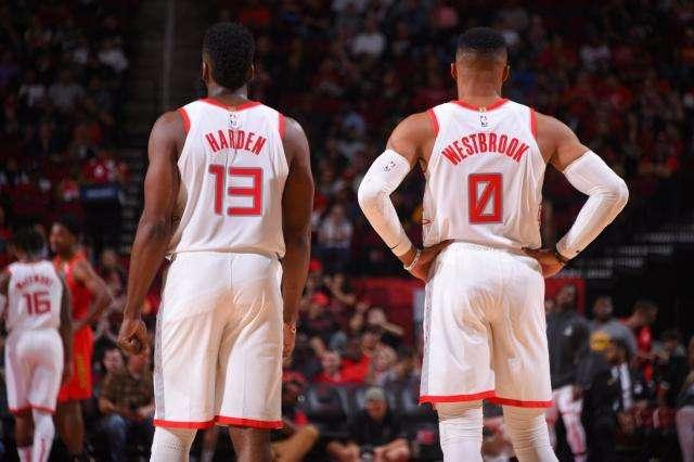 表现不仅令 表现不仅令